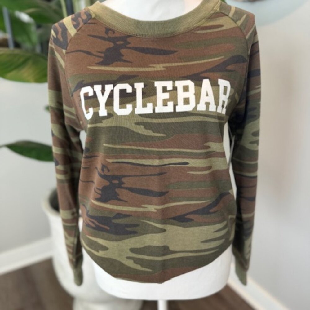 NEW CycleBar Package Ladies Camo Sweatshirt & Choice of Red or Black Koozie